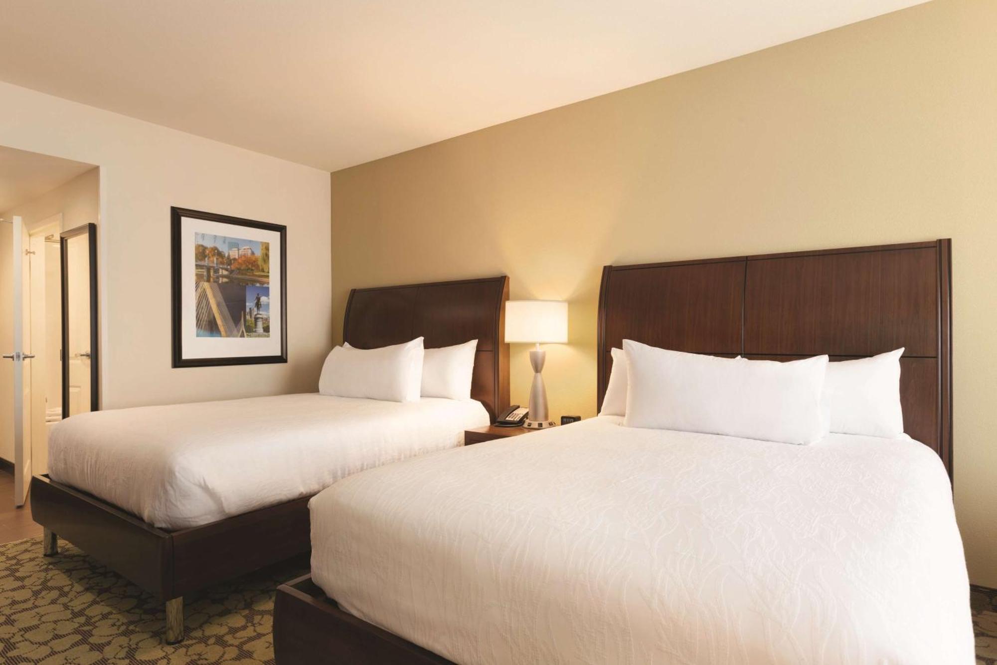 Hilton Garden Inn Boston Logan Airport Exterior foto