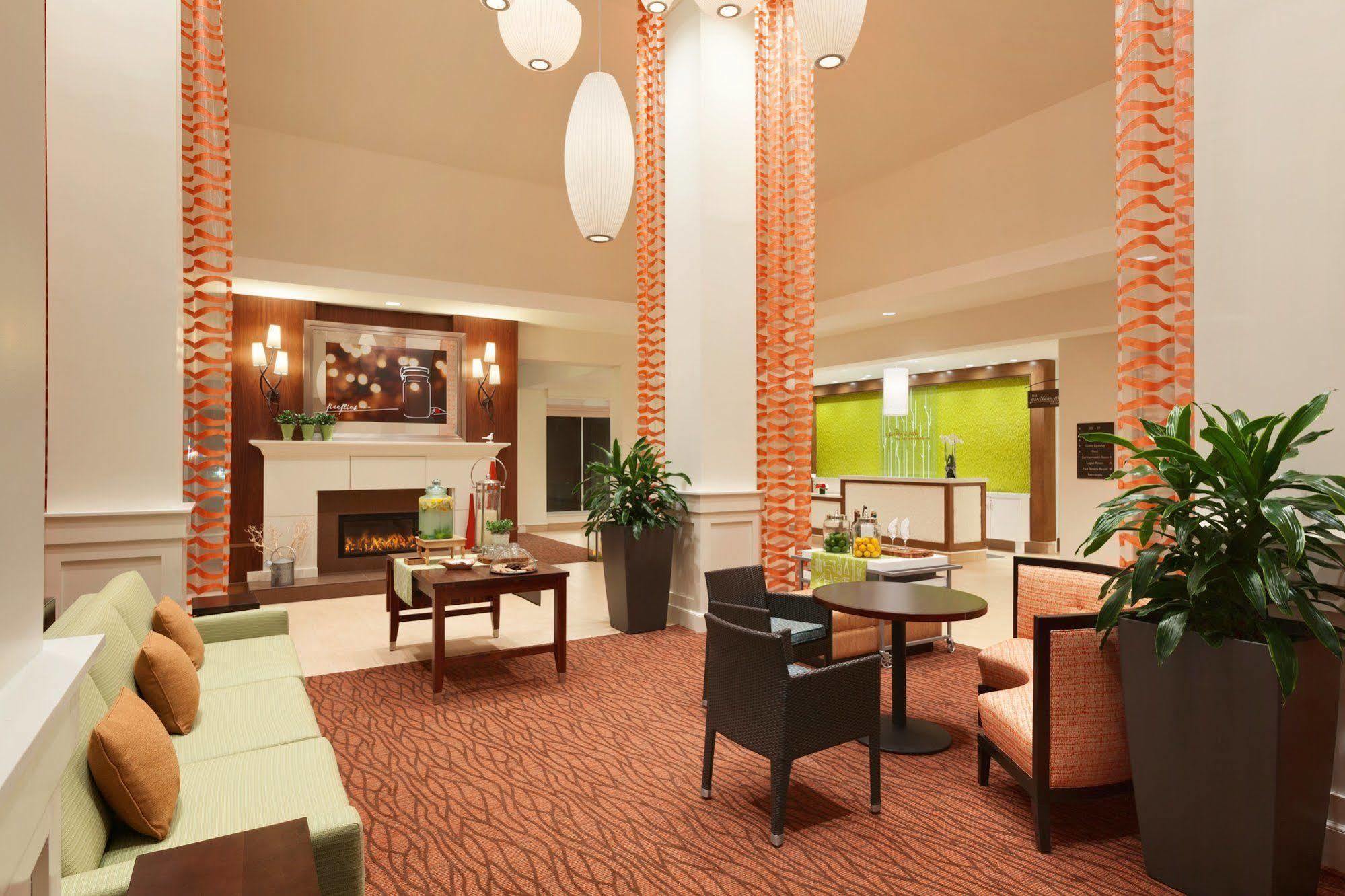 Hilton Garden Inn Boston Logan Airport Exterior foto